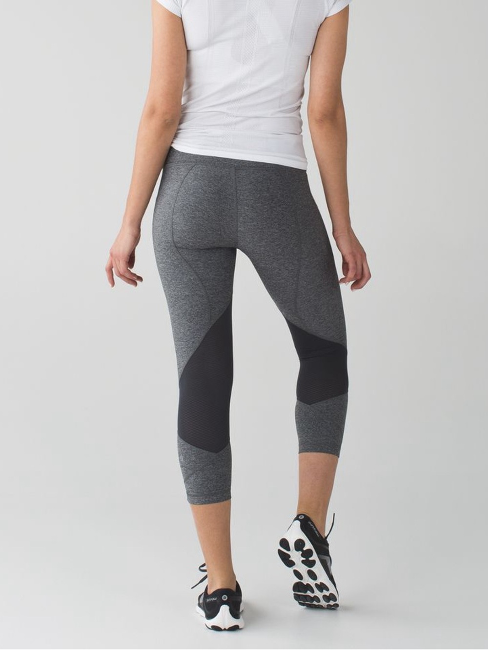 Lululemon Pace Rival Crop - gray/pink